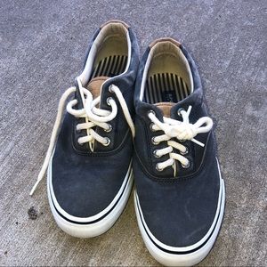 Size 8 Distressed denim Sperrys